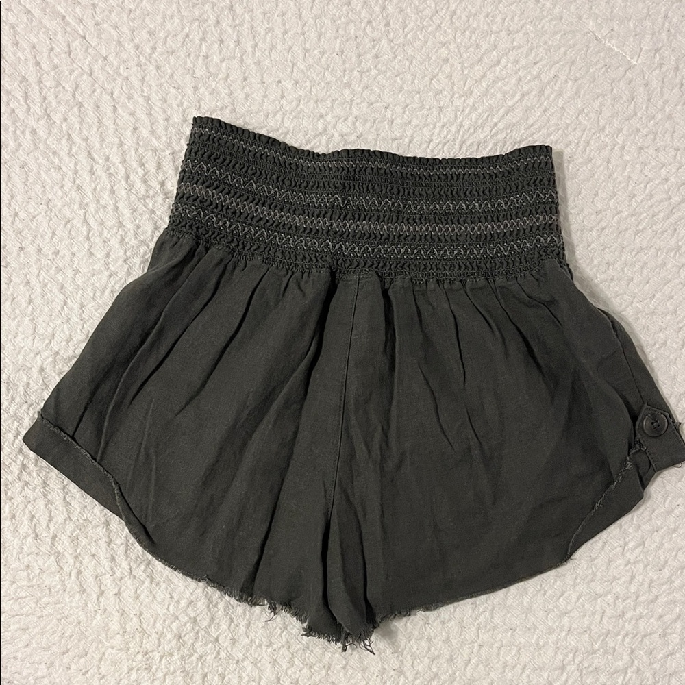 Rewash Army Green High-Waist Smocked Women’s Shorts - NWOT - Picture 4 of 4
